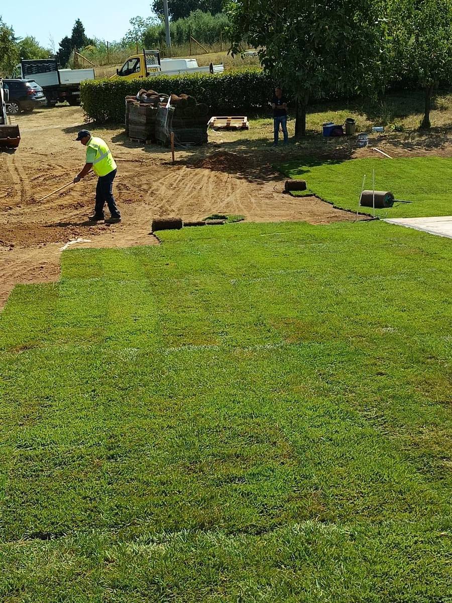 Preparazione e livellamento del terreno